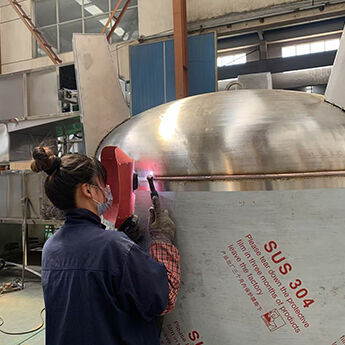 Stainless steel frame welding during manufacturing
