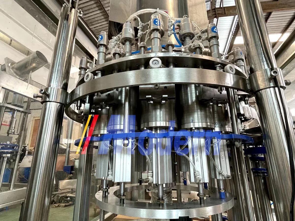 The Comprehensive Guide to Hot Liquid Filling Machines