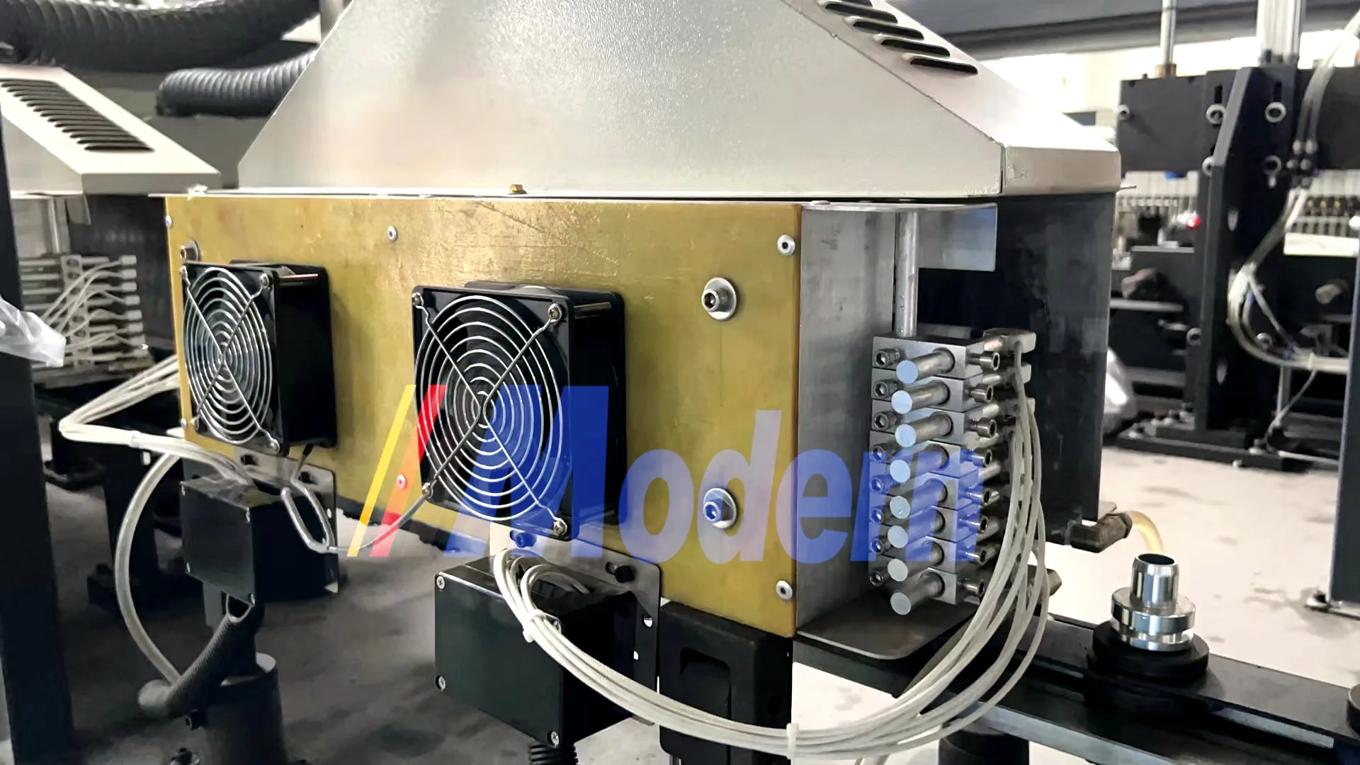 Automatic PET Bottle Blowing Machine view 4