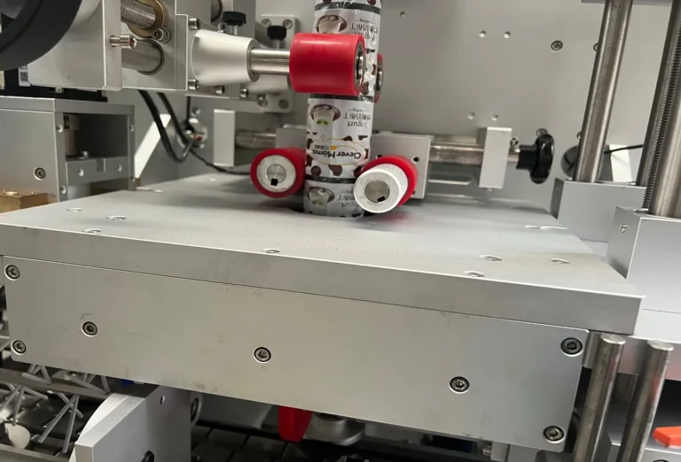 Bottle labelling machine
