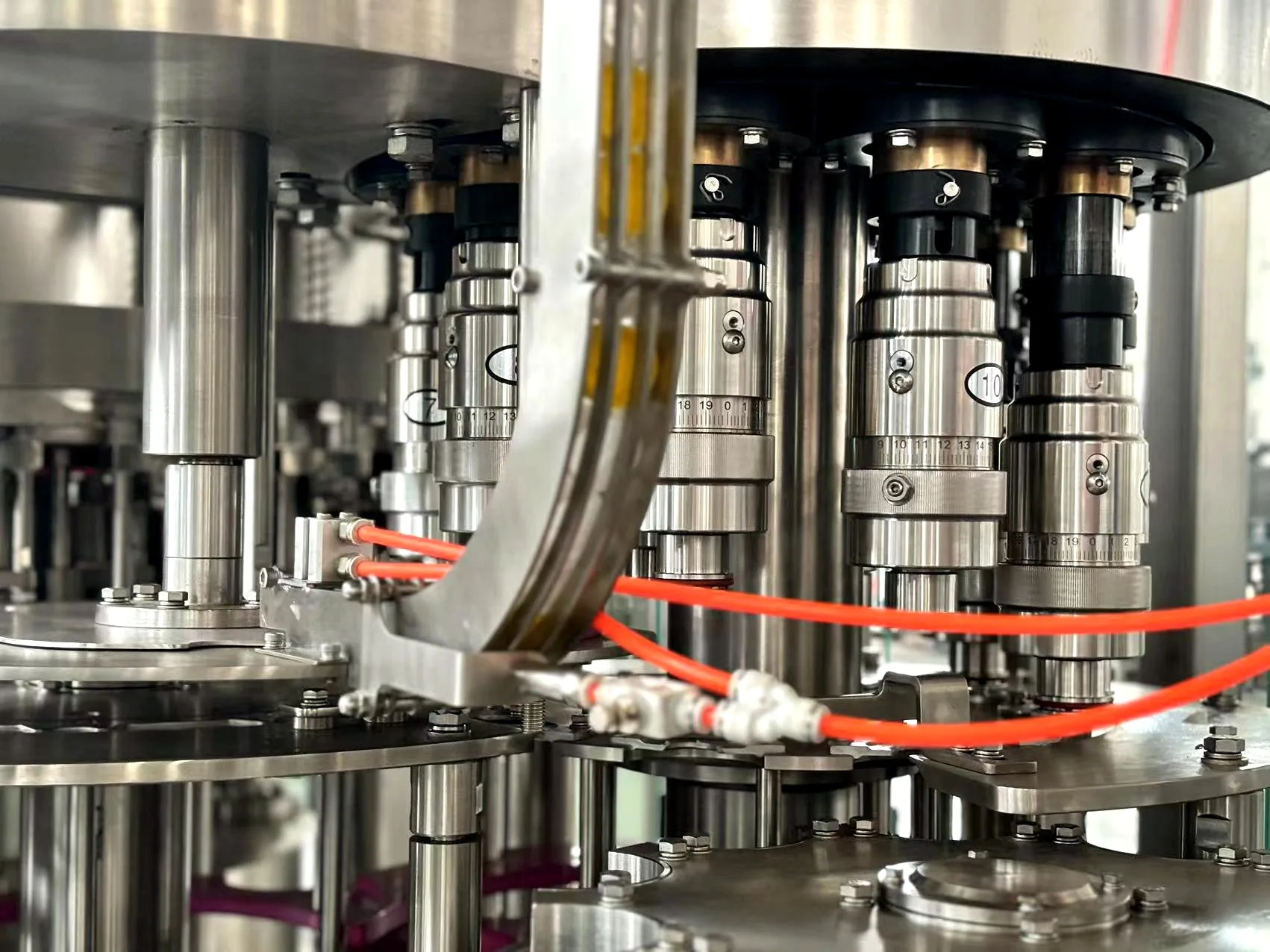 Glass Bottle Soft Drink Filling Machine view 3