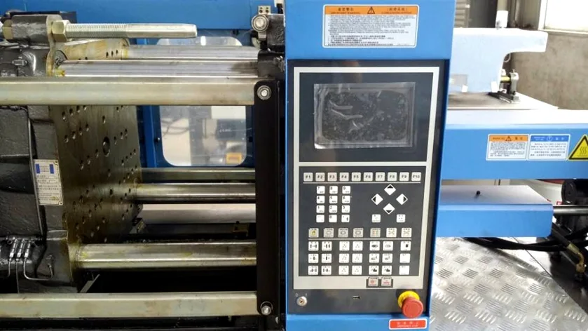 PET Preform Injection Moulding Machine view 2