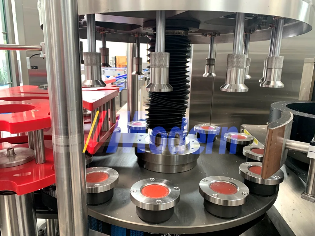 Rotary Hot Melt Glue Labeling Machine view 2