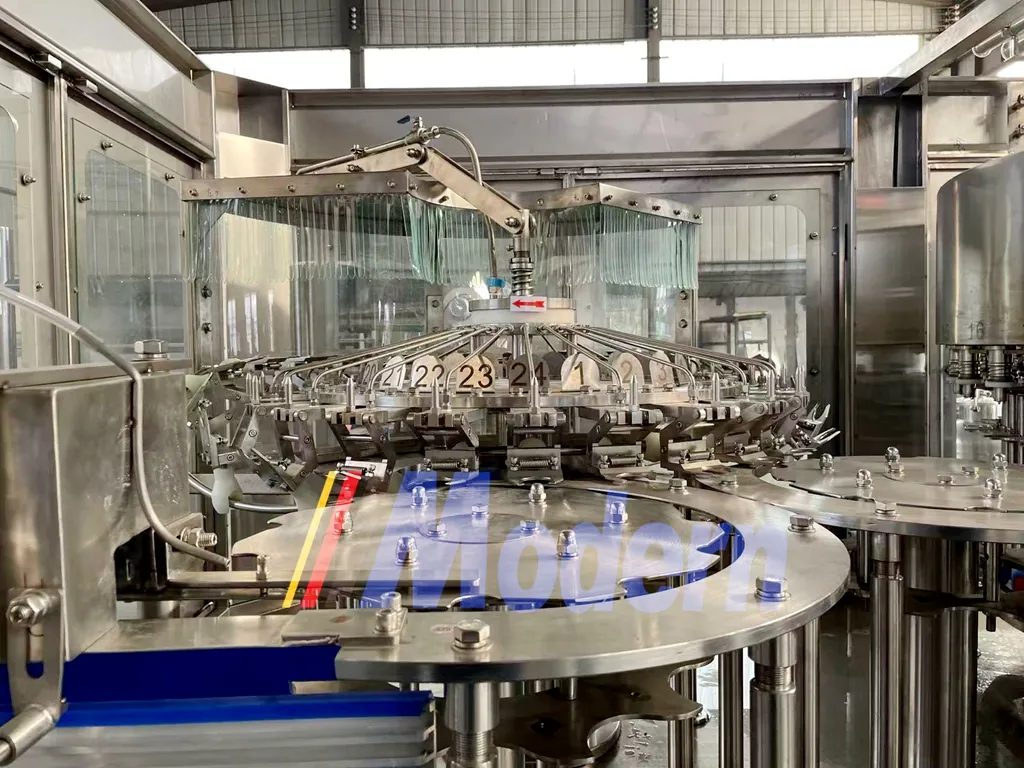 PP Bottle Filling and Aluminum Foil Sealing Machine rotary carousel and starwheel infeed